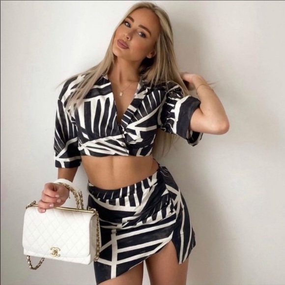 Zara 2 Piece Crop Top and Draped Printed Skirt - Picture 4 of 16